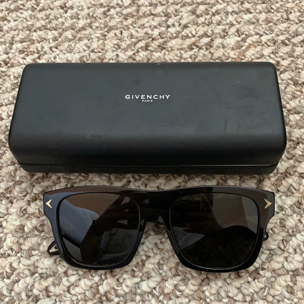Authenic Men’s Givenchy Sunglasses